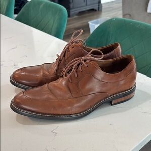 Cole Haan men’s loafer dress shoes.  Brown, men’s size 8.